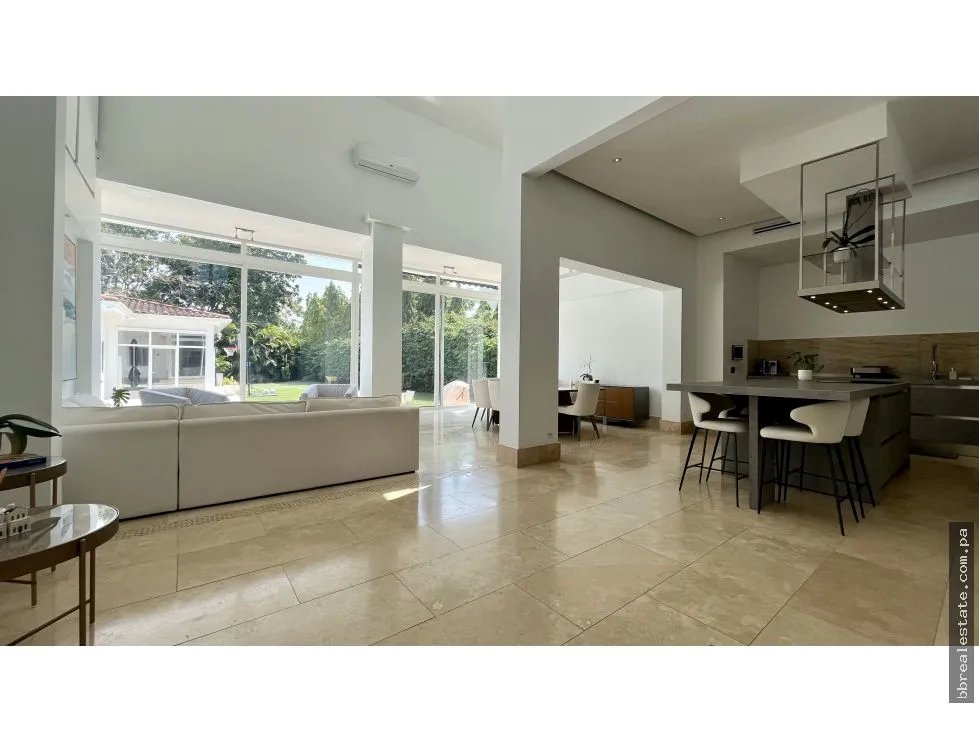 Venta de casa en Santa María, Fairway Estate