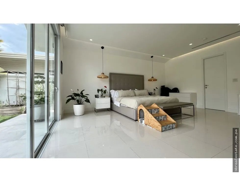 Single Family House for sale in Costa Sur