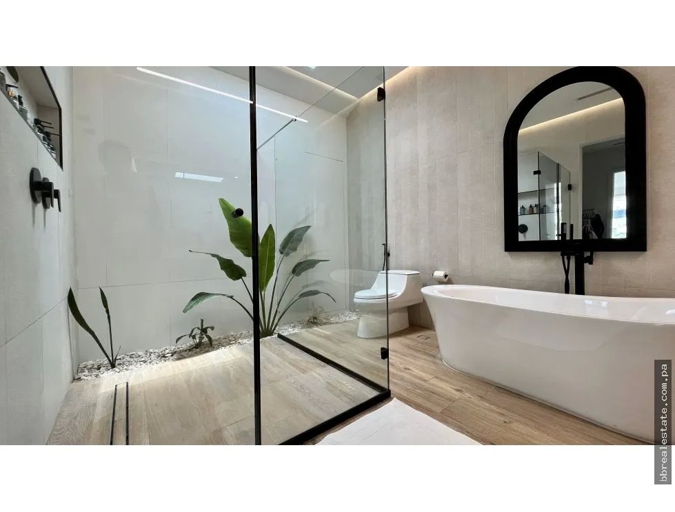 Venta de casa remodelada con piscina en Costa Sur, PH Sunset Coast