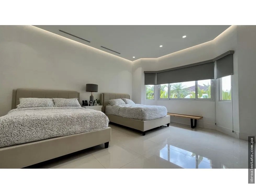 Venta de casa remodelada con piscina en Costa Sur, PH Sunset Coast