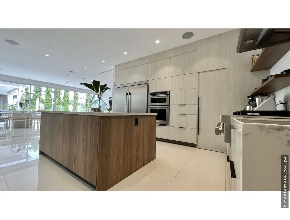 Venta de casa remodelada con piscina en Costa Sur, PH Sunset Coast