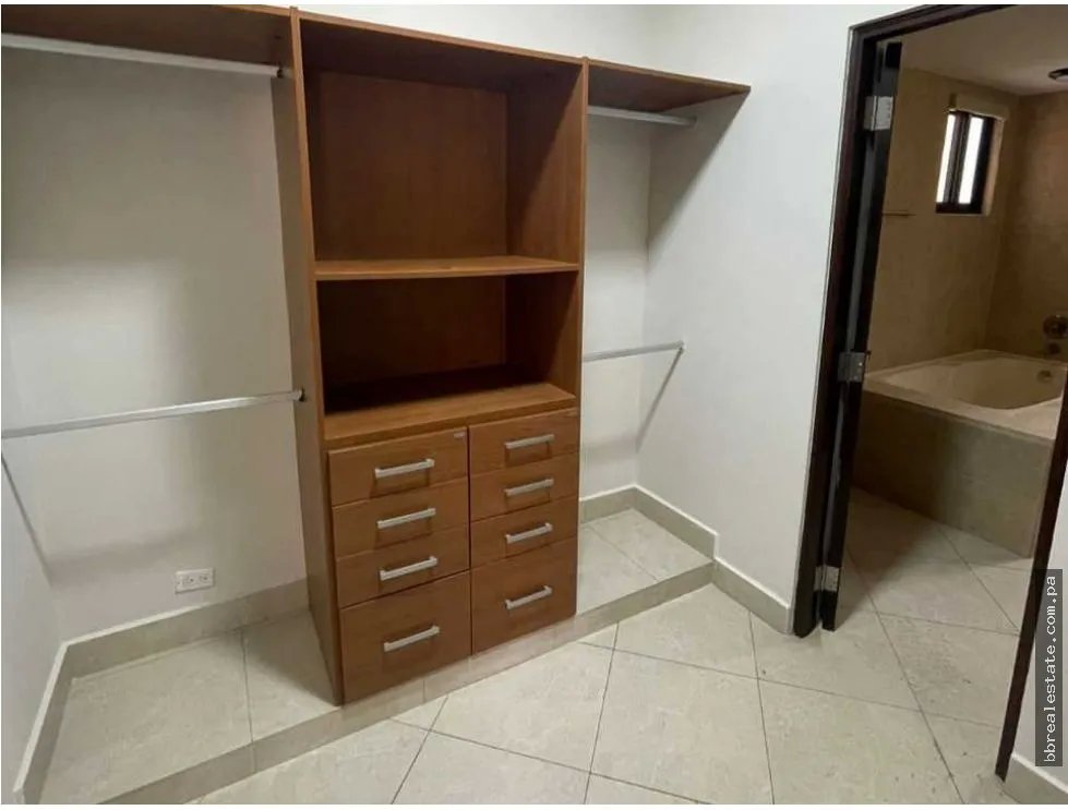 Apartment for sale in Albrook