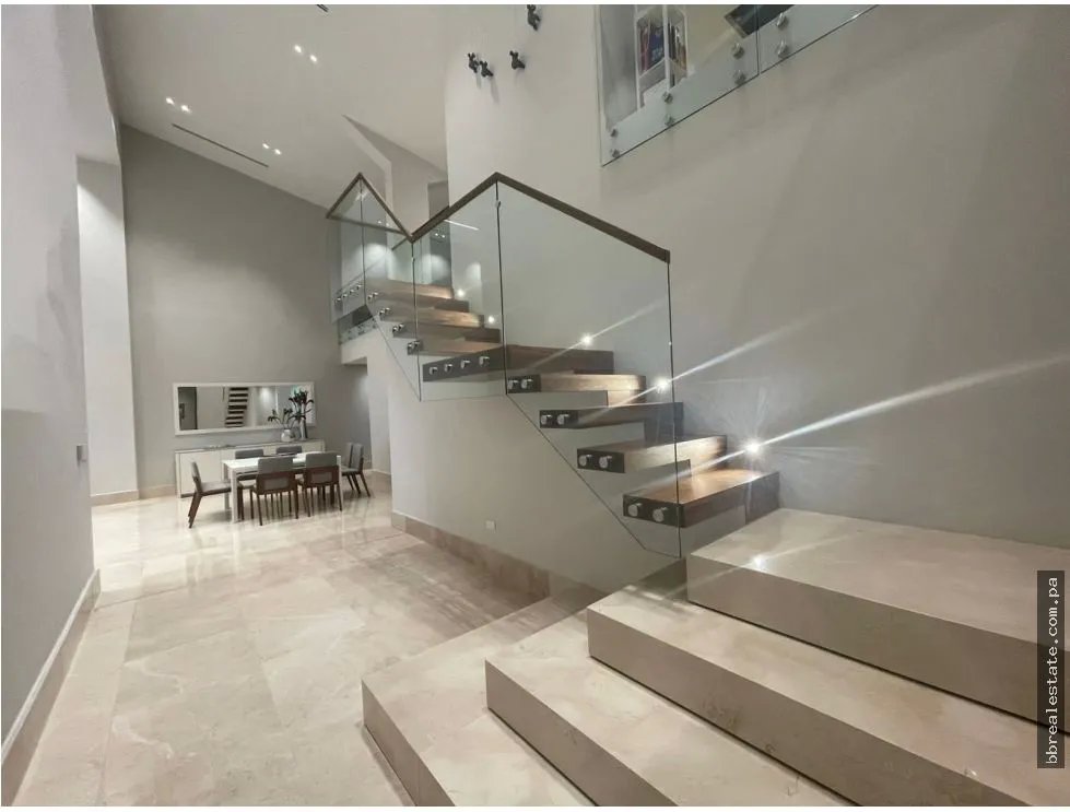 Apartment for sale in Santa Maria