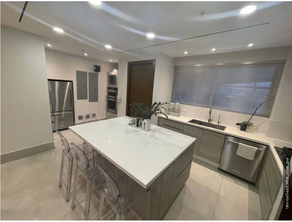 Apartment for sale in Santa Maria