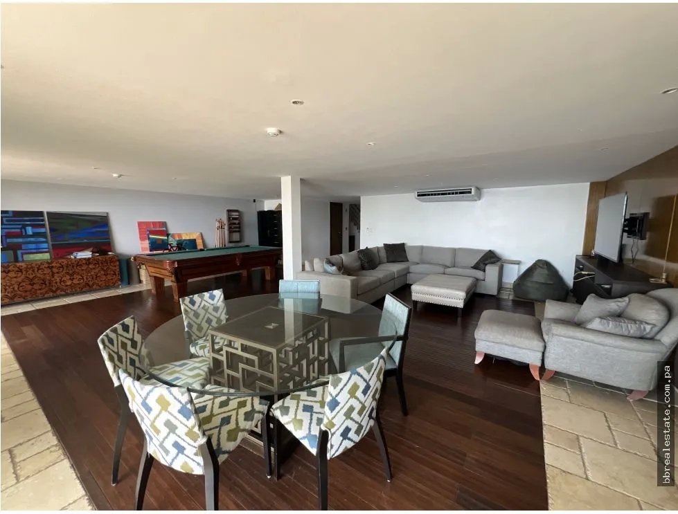 Venta de casa Primera Línea con piscina en Punta Paitilla