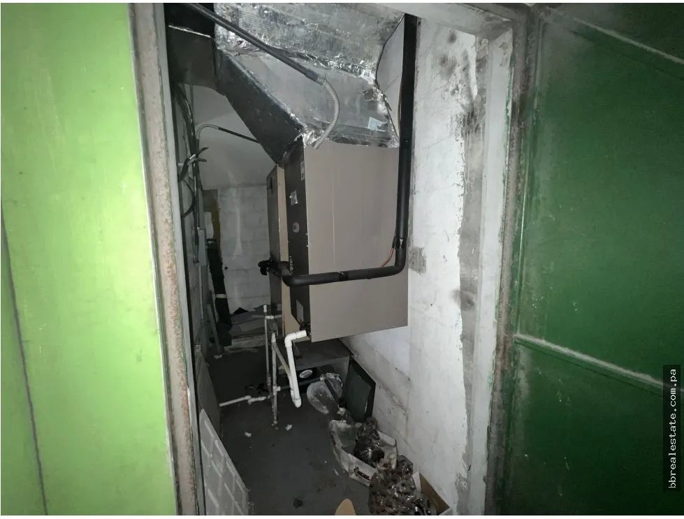 Venta de edificio con bodega en Costa del Este