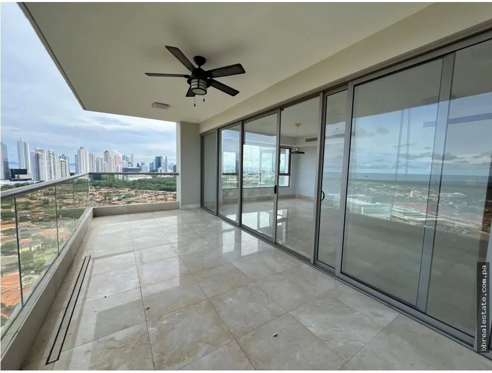Venta de apartamento en Santa María Ph Greengardens