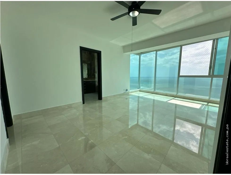 Venta de apartamento en Costa del Este, P.H. Ocean Two