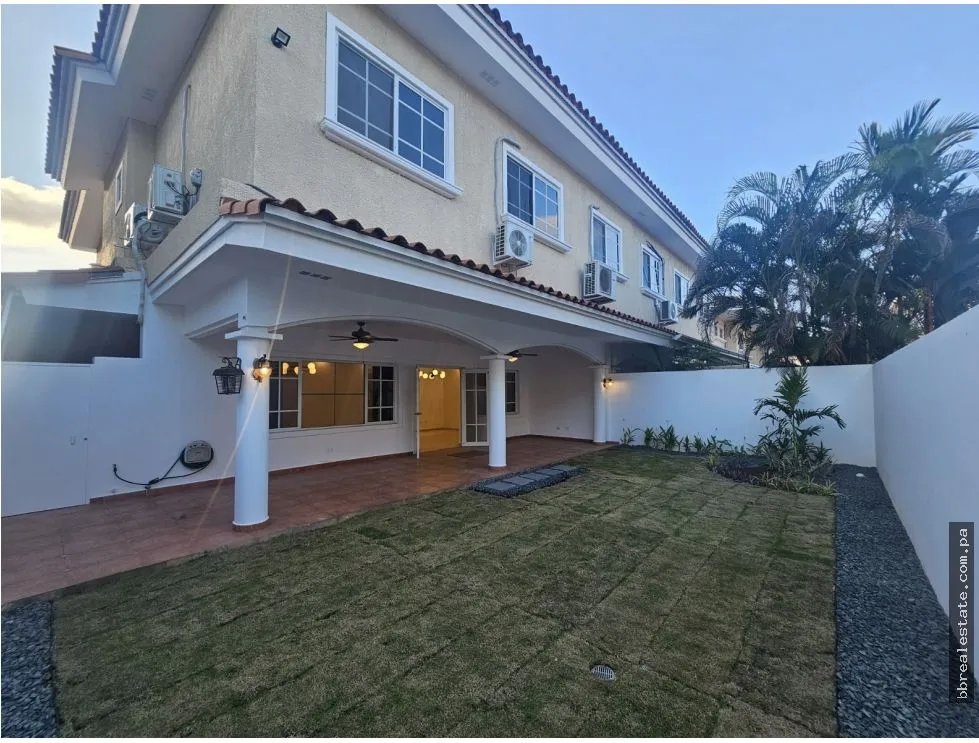 Alquiler de  casa residencial en Costa del Este, Ph Palmeras del Este