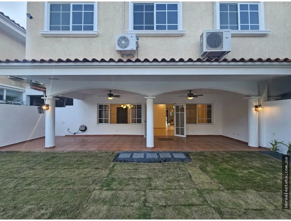 Alquiler de  casa residencial en Costa del Este, Ph Palmeras del Este