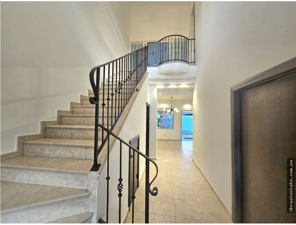 Alquiler de  casa residencial en Costa del Este, Ph Palmeras del Este