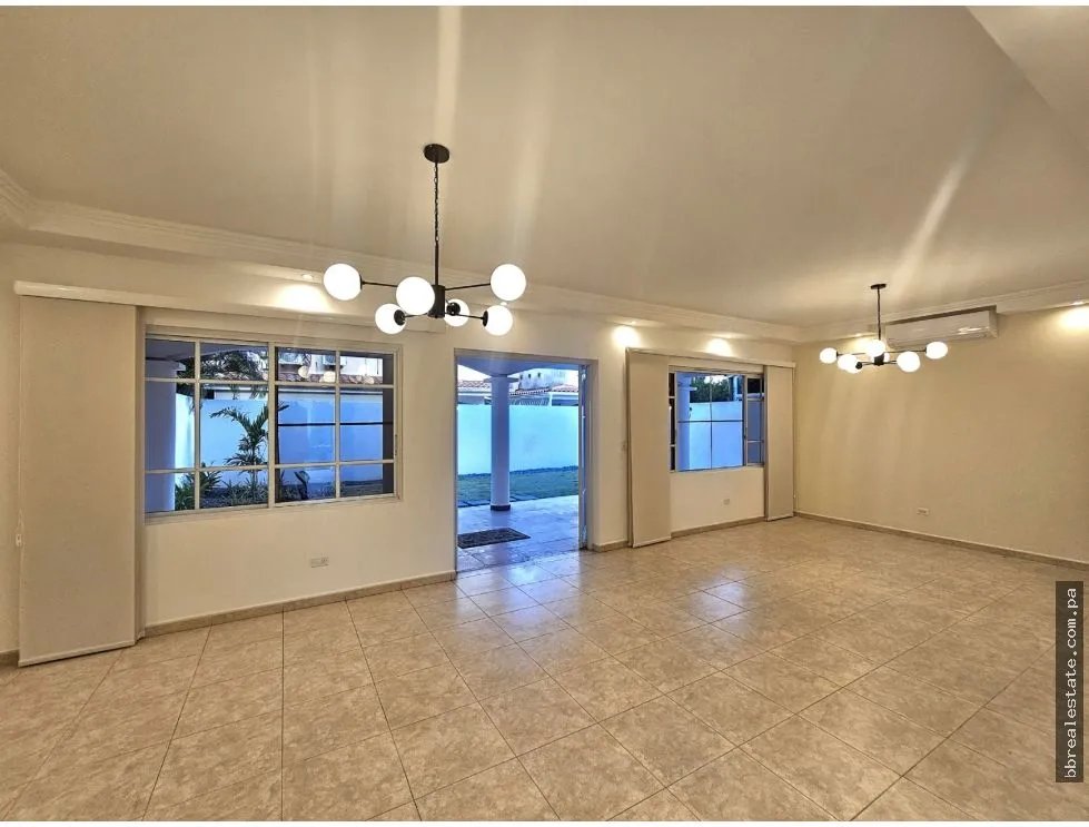 Alquiler de  casa residencial en Costa del Este, Ph Palmeras del Este