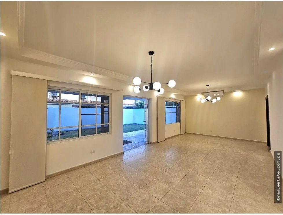 Alquiler de  casa residencial en Costa del Este, Ph Palmeras del Este