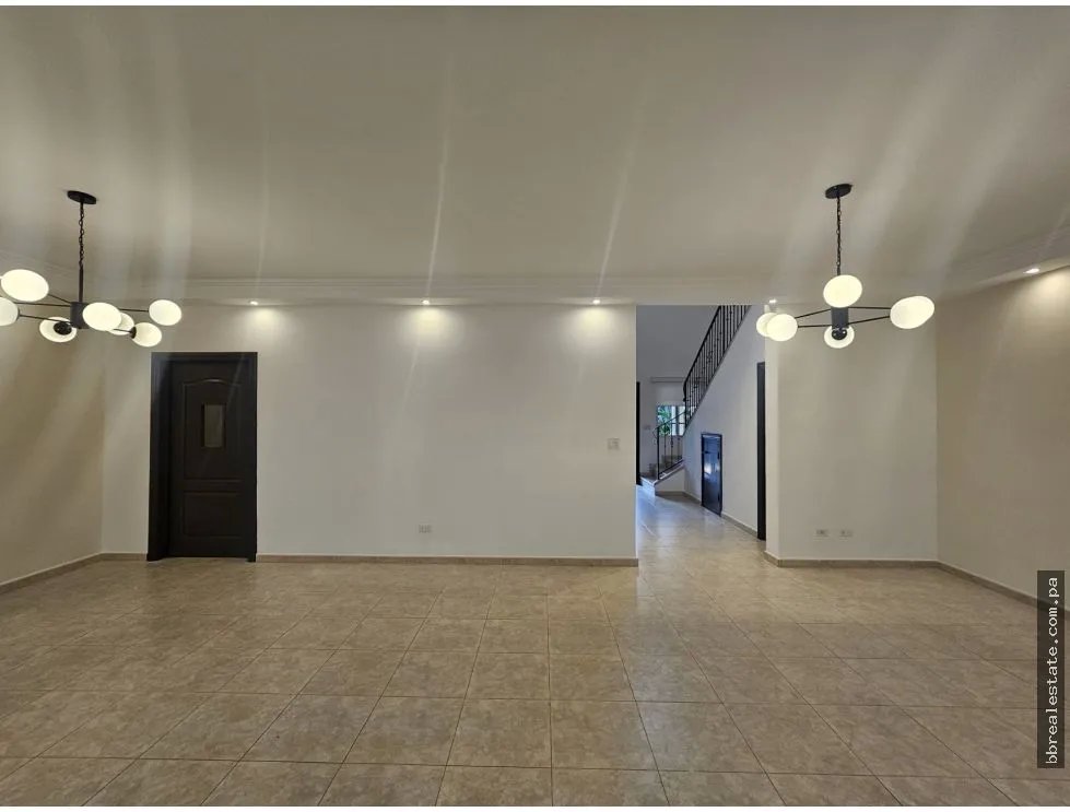 Alquiler de  casa residencial en Costa del Este, Ph Palmeras del Este