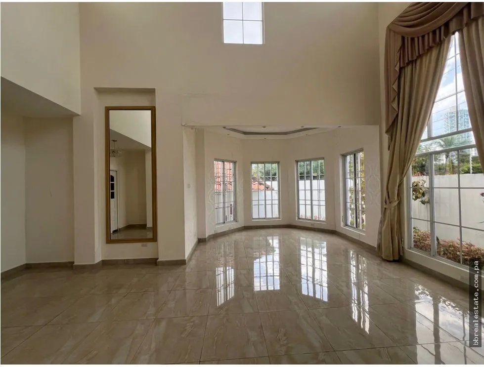Single Family House for sale in Altos del Golf