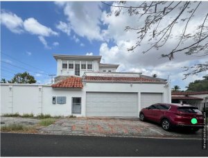 Single Family House for sale in Altos de...
