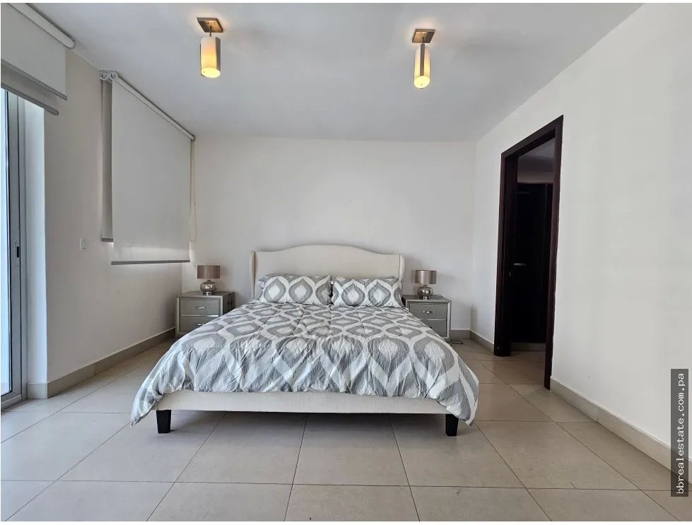 Apartment for sale in Punta Pacifica