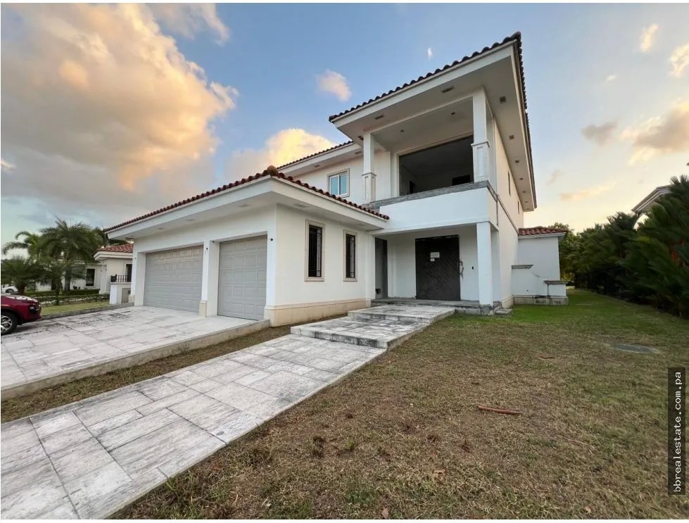 Venta de casa en Santa María, Fairway Estates