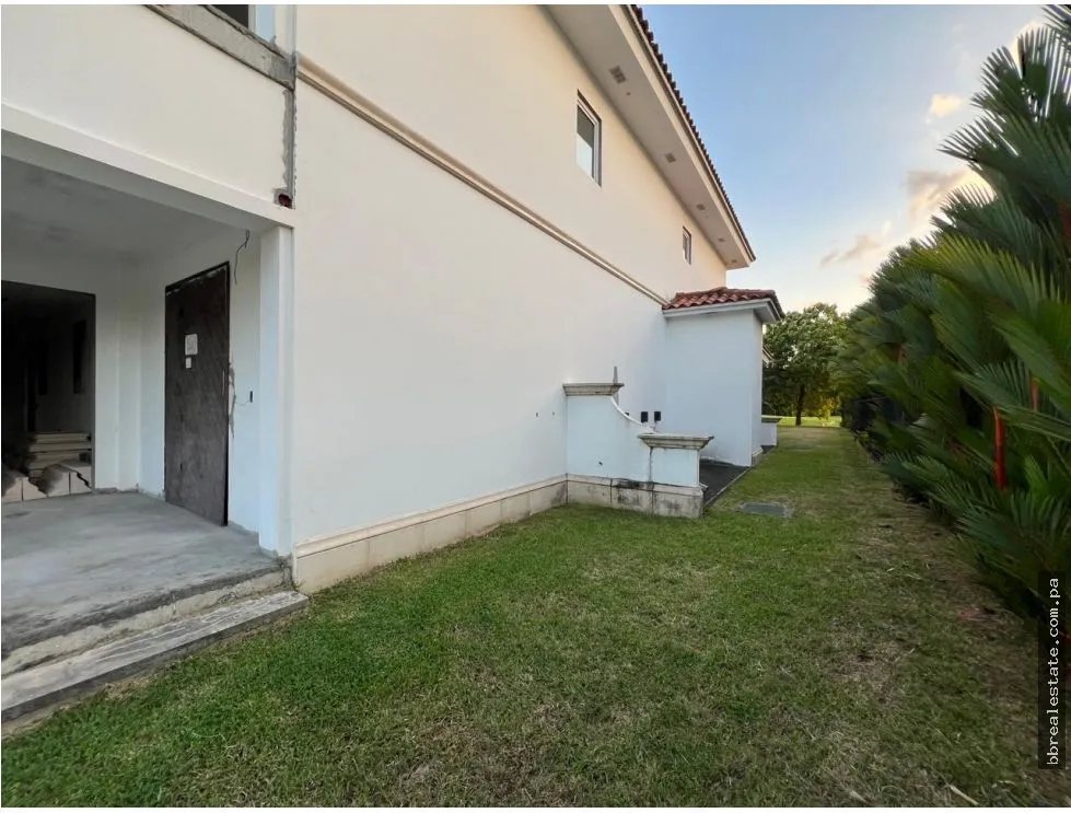 Venta de casa en Santa María, Fairway Estates