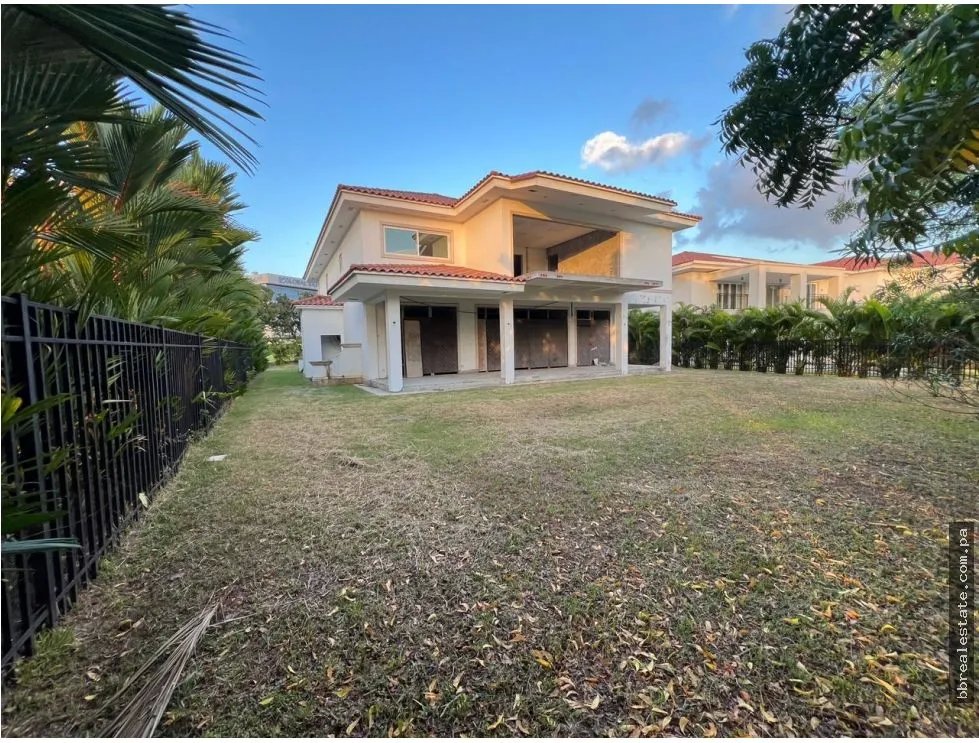 Venta de casa en Santa María, Fairway Estates