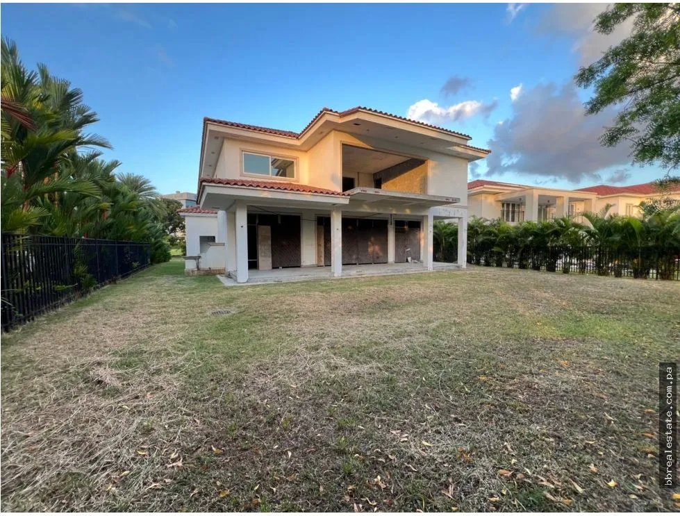 Venta de casa en Santa María, Fairway Estates