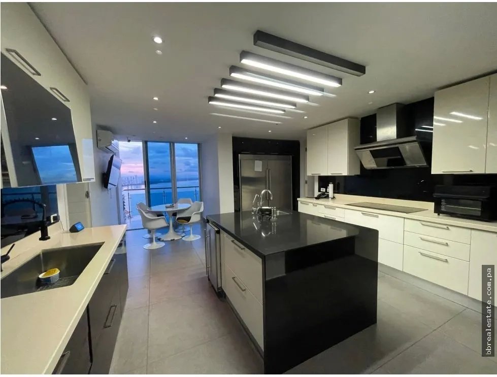 Penthouse for sale in Punta Pacifica