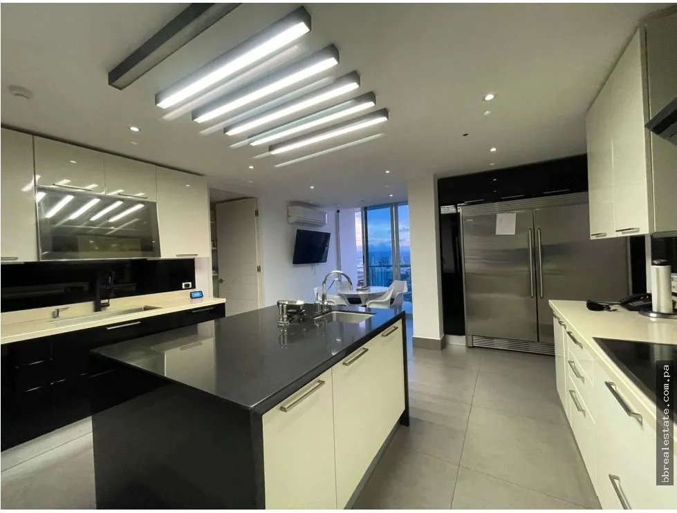 Penthouse for sale in Punta Pacifica