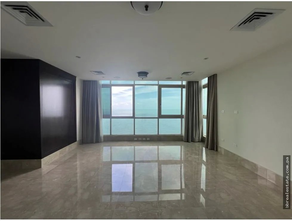 Apartment for sale in Punta Pacifica