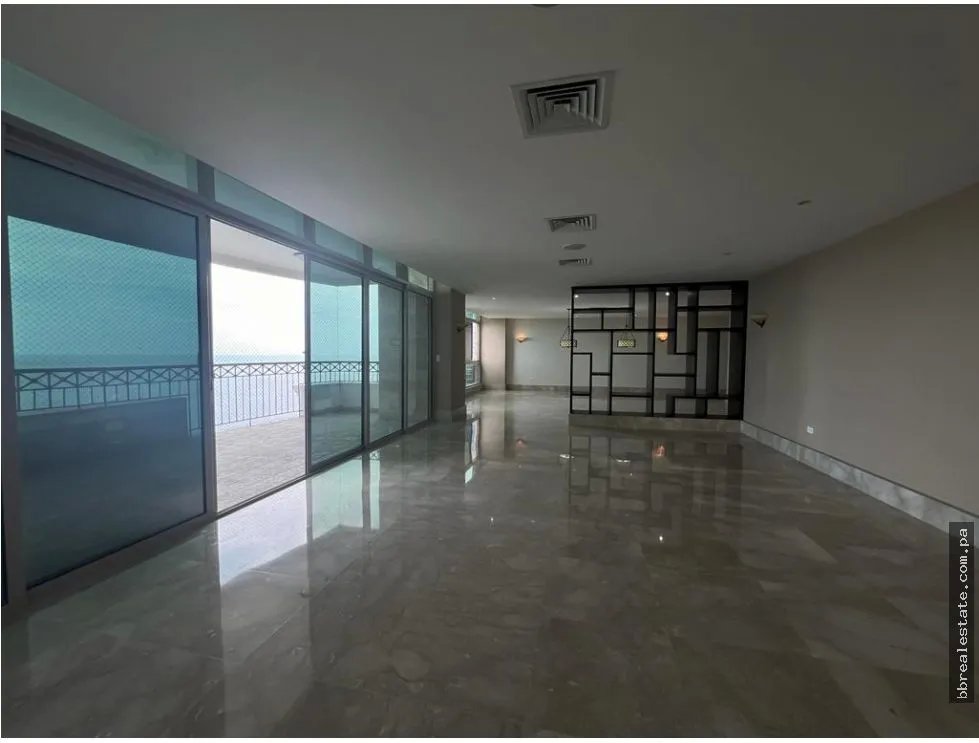 Apartment for sale in Punta Pacifica