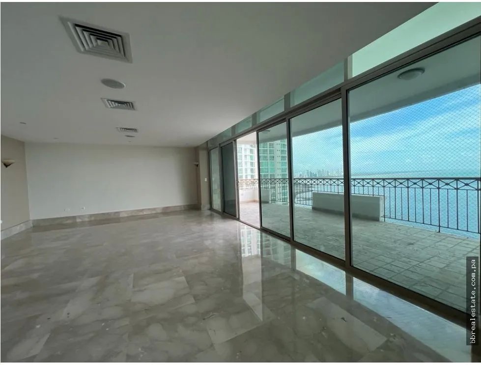 Apartment for sale in Punta Pacifica