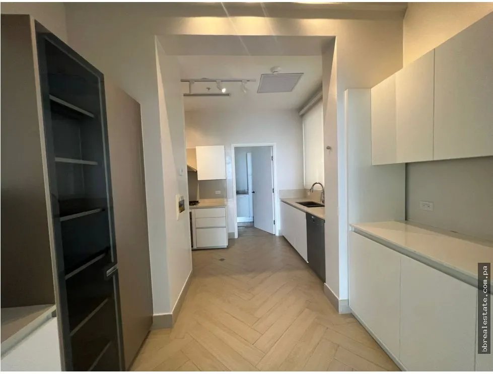 Apartment for sale in Punta Pacifica