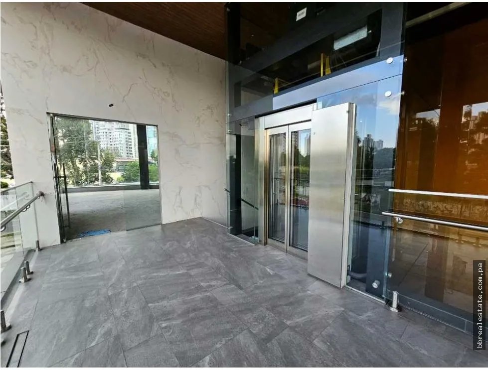 Commercial Space for rent in Altos del Golf