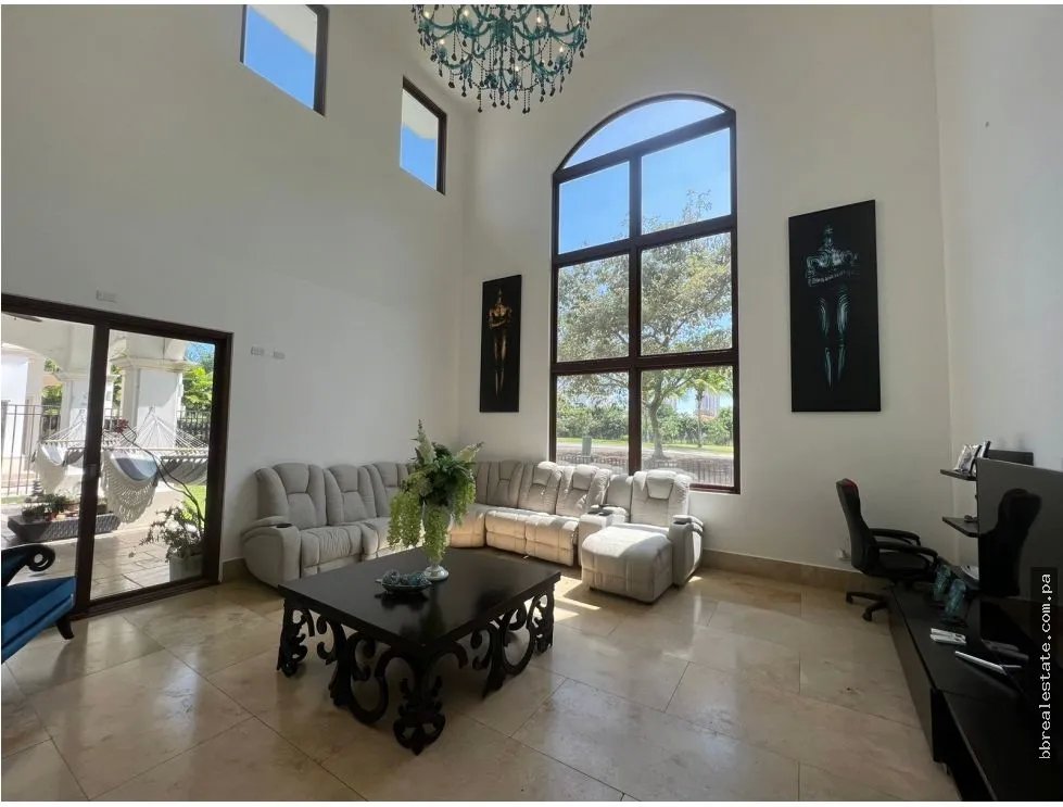Venta de casa en Santa María, Fairway Estates