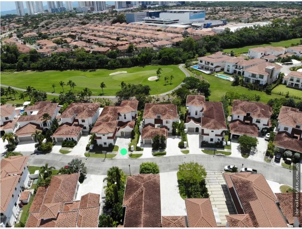 Venta de casa en Santa María, Fairway Estates
