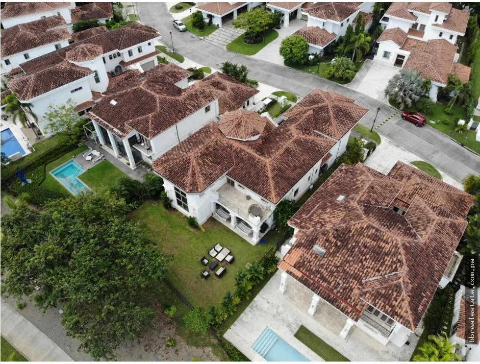 Venta de casa en Santa María, Fairway Estates