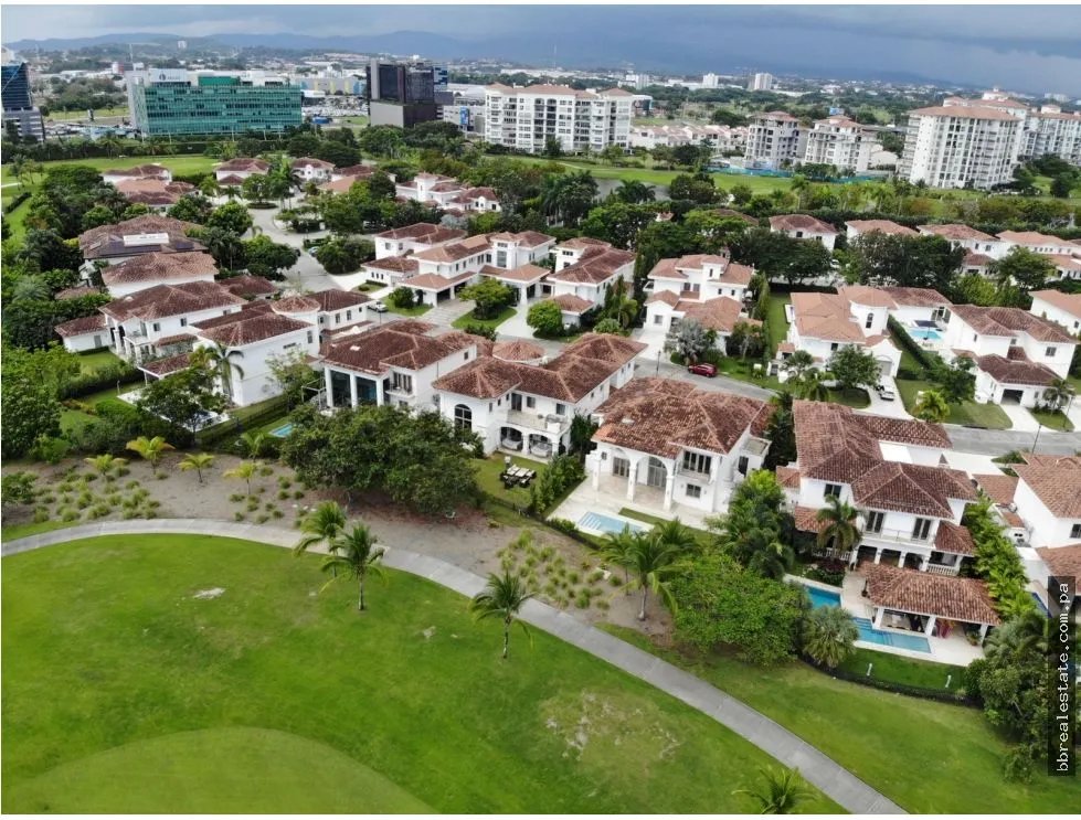 Venta de casa en Santa María, Fairway Estates