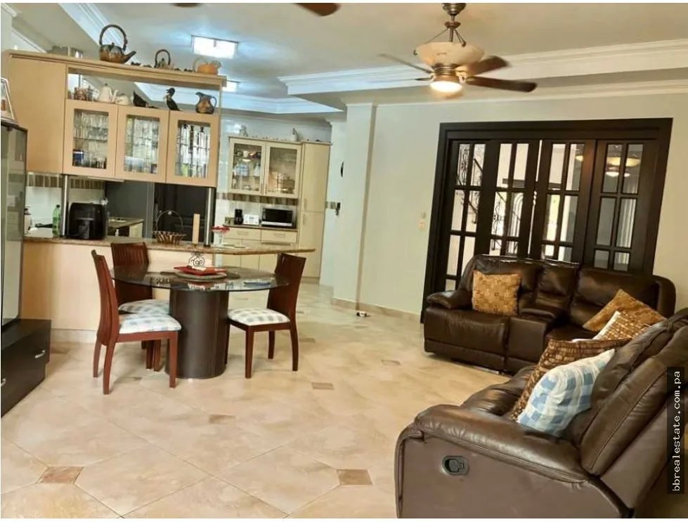 Venta de casa en Condado del Rey, Residencial Altos de Panamá