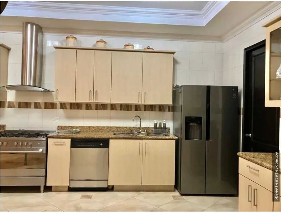 Venta de casa en Condado del Rey, Residencial Altos de Panamá