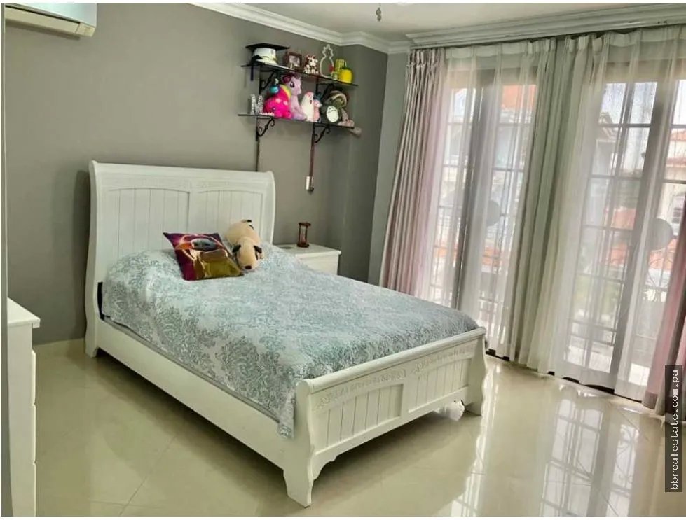 Venta de casa en Condado del Rey, Residencial Altos de Panamá