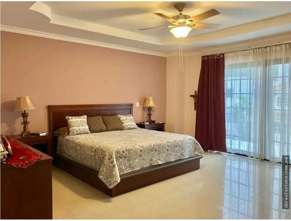 Venta de casa en Condado del Rey, Residencial Altos de Panamá