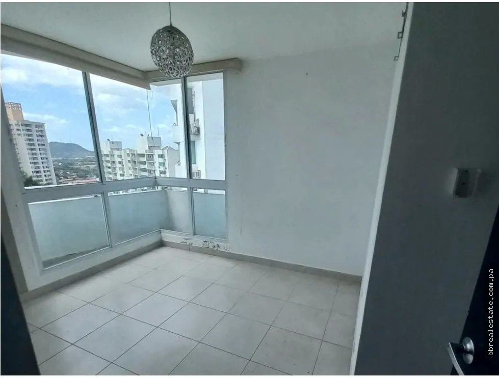 Apartment for sale in Edison Park