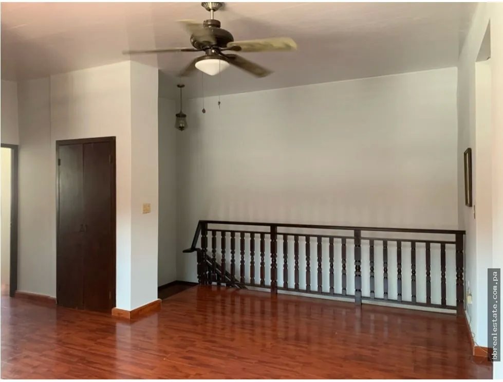 Venta de casa dúplex, La Alameda