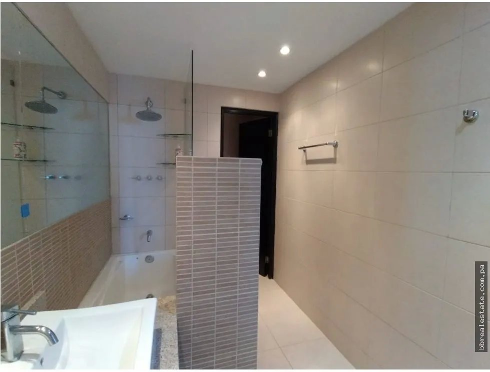 VENTA DE APARTAMENTO EN PLAYA BLANCA, PH FOUNDERS