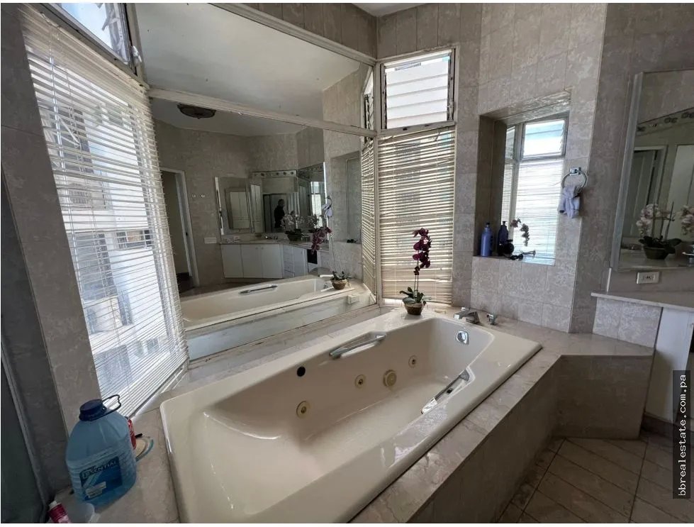 Venta de apartamento en Paitilla, Edificio Regent