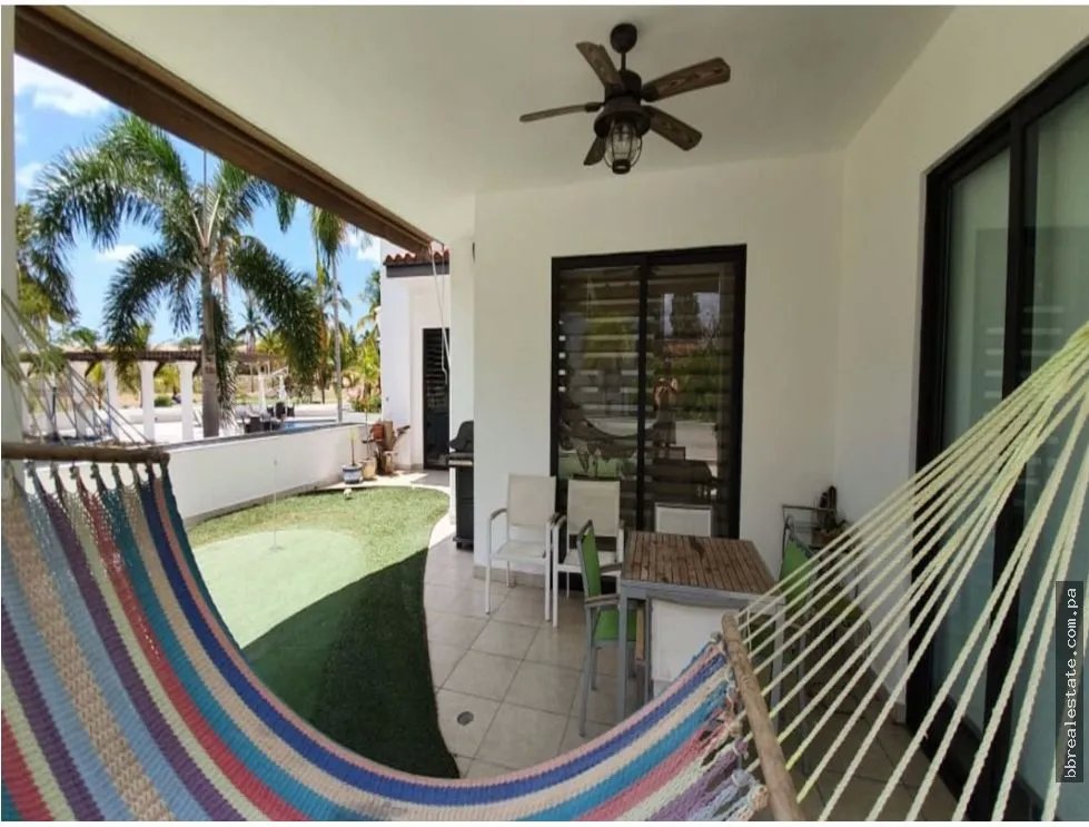 SE VENDE APARTAMENTO EN SAN CARLOS , VISTA MAR PH ISLAMAR