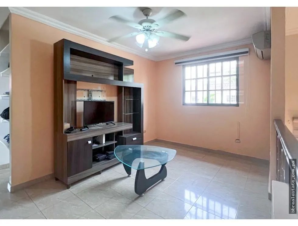 VENTA DE CASA EN VILLA DE LAS FUENTES, URBANIZACION CORONADO GARDEN