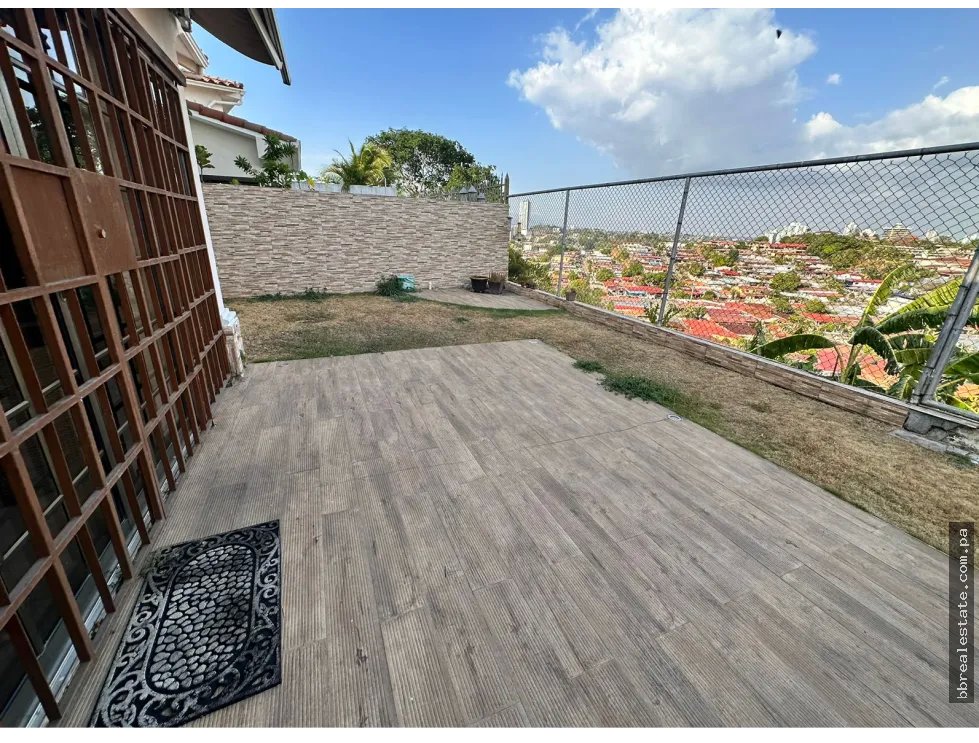 VENTA DE CASA EN VILLA DE LAS FUENTES, URBANIZACION CORONADO GARDEN