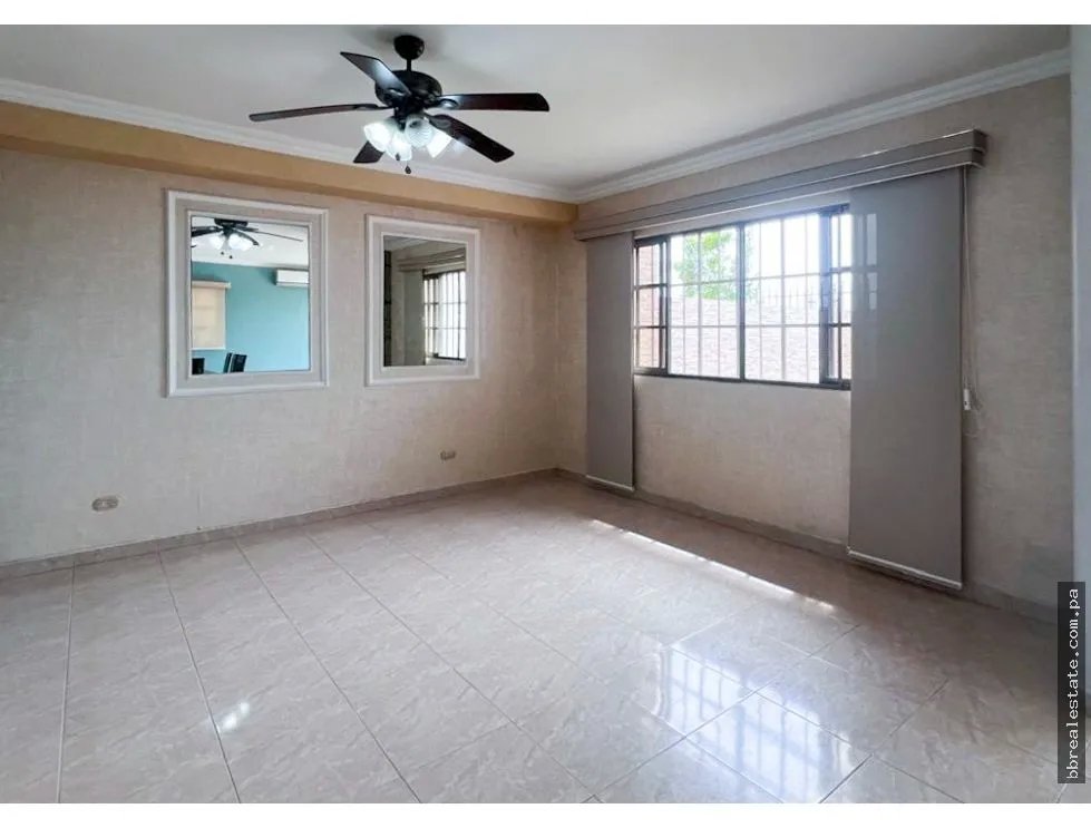 VENTA DE CASA EN VILLA DE LAS FUENTES, URBANIZACION CORONADO GARDEN