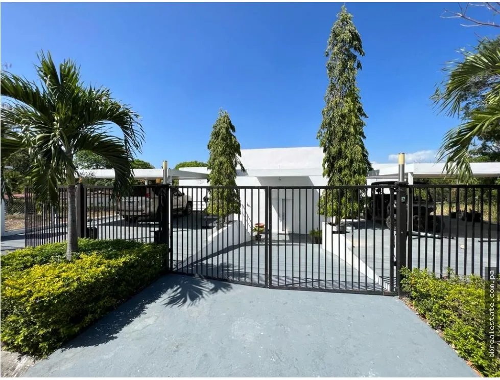 Single Family House for sale in Coronado