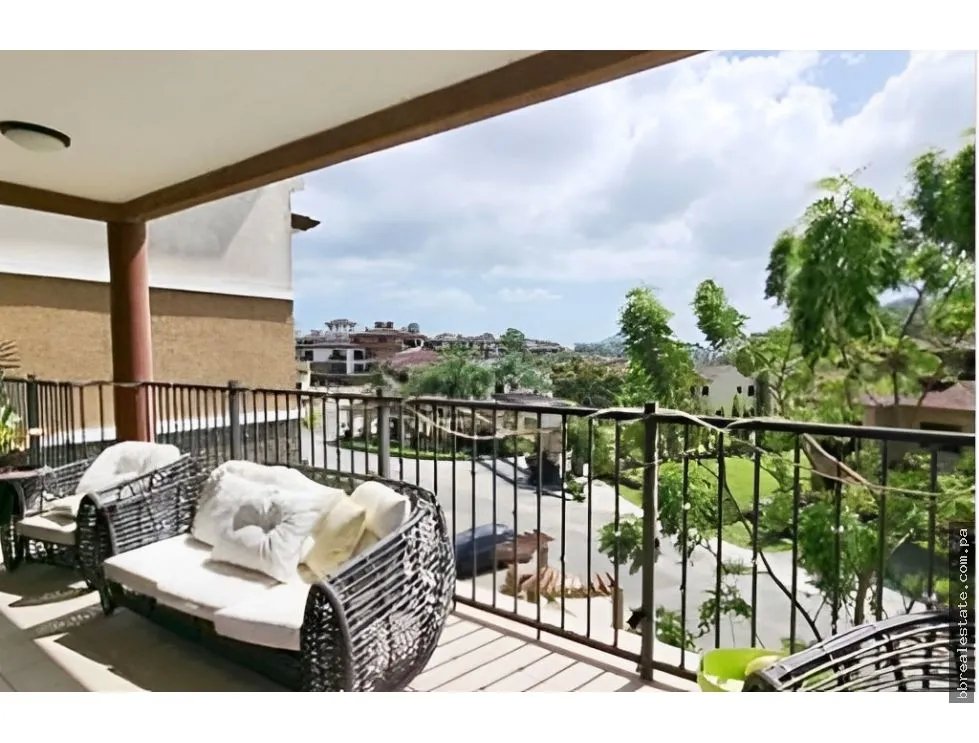 SE ALQUILA APARTAMENTO EN CLAYTON, PH EMBASSY CLUB